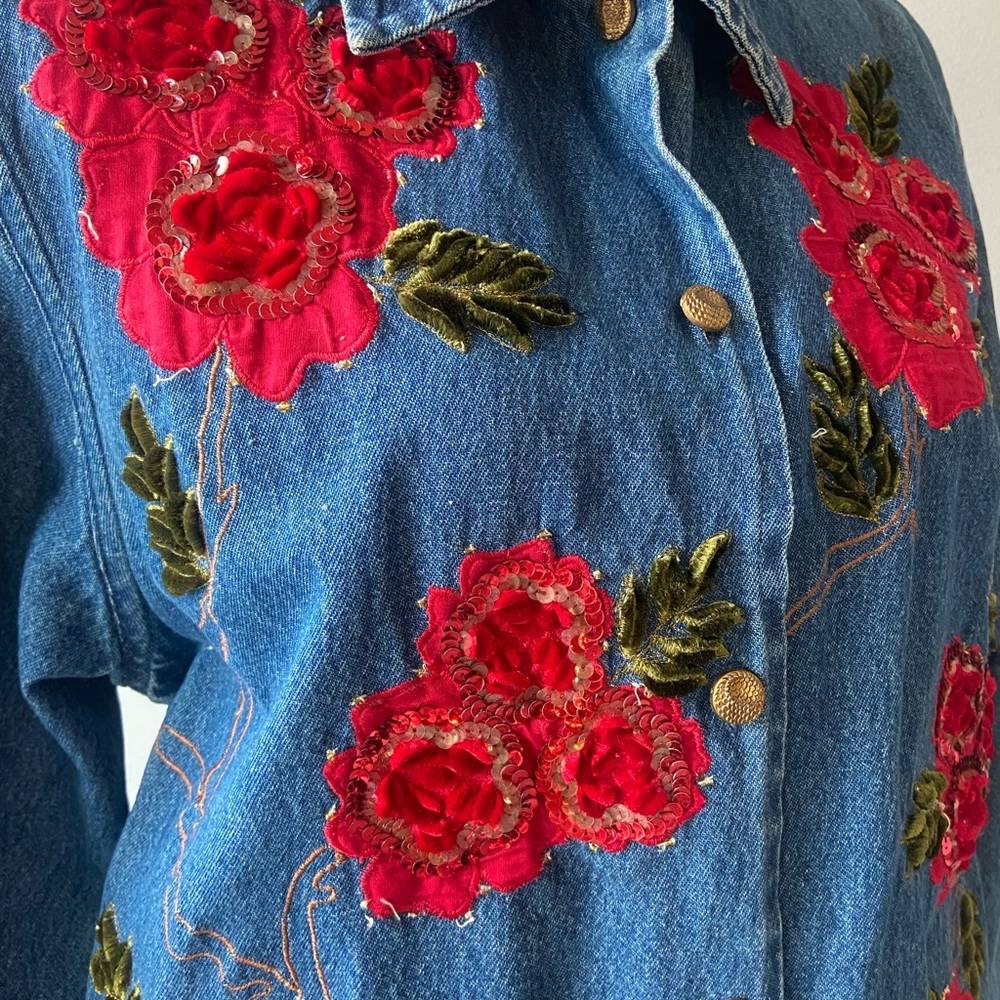 Tantrums Sz S Women’s Blue Denim Jacket with Red Floral Embroidery - Picture 3 of 11